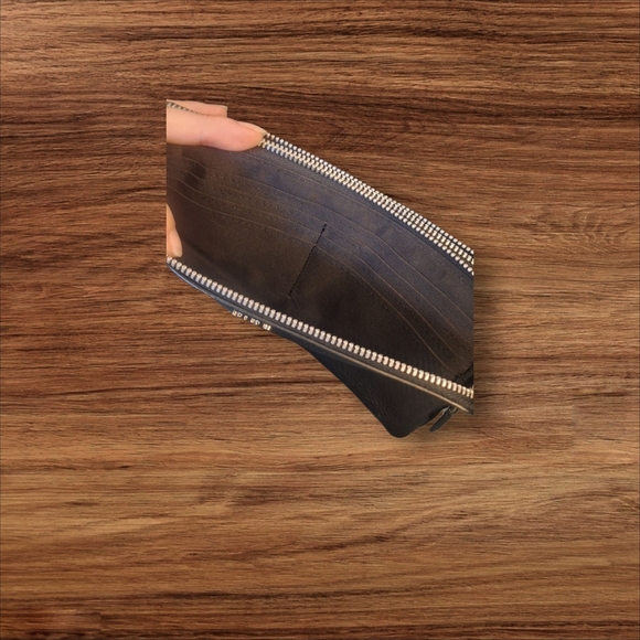 Kiko Womens Black Leather Wristlet NWOT - Picture 4 of 5